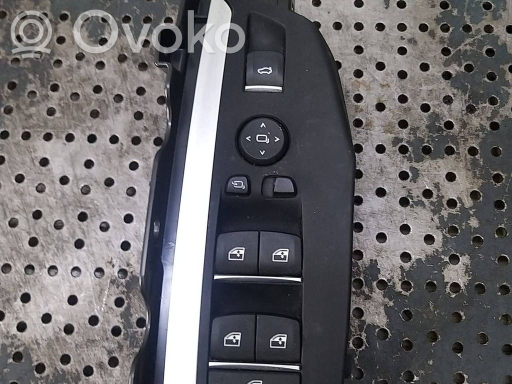 BMW X3 G01 Electric window control switch 