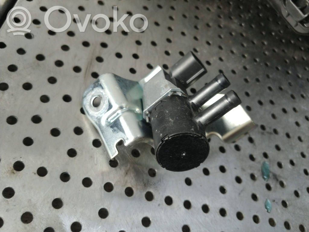 Válvula de vacío   K5T48574