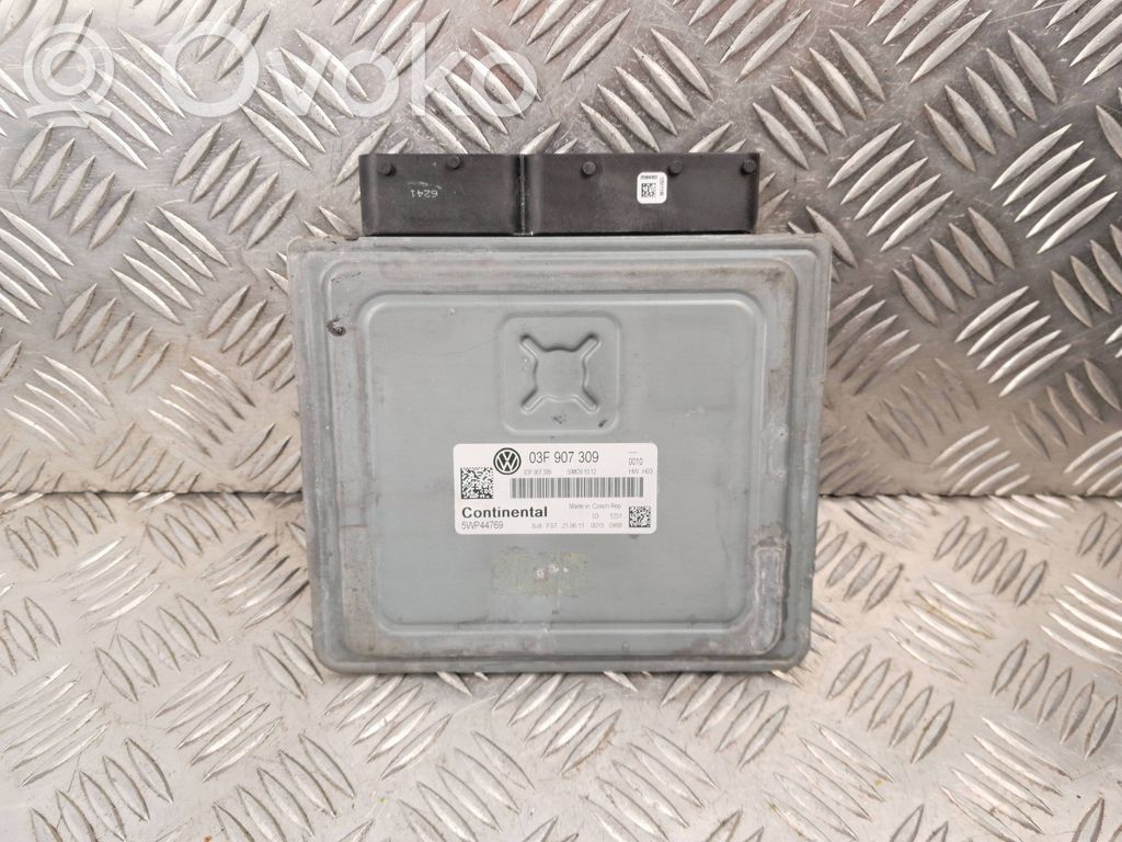 Volkswagen Golf VI Engine control unit/module 