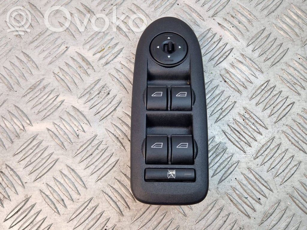 Ford C-MAX I Electric window control switch 
