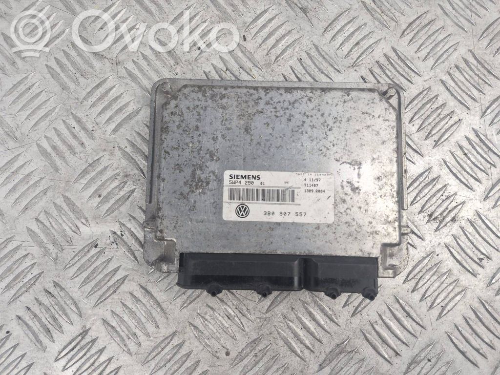 Volkswagen PASSAT B5 Engine control unit/module 
