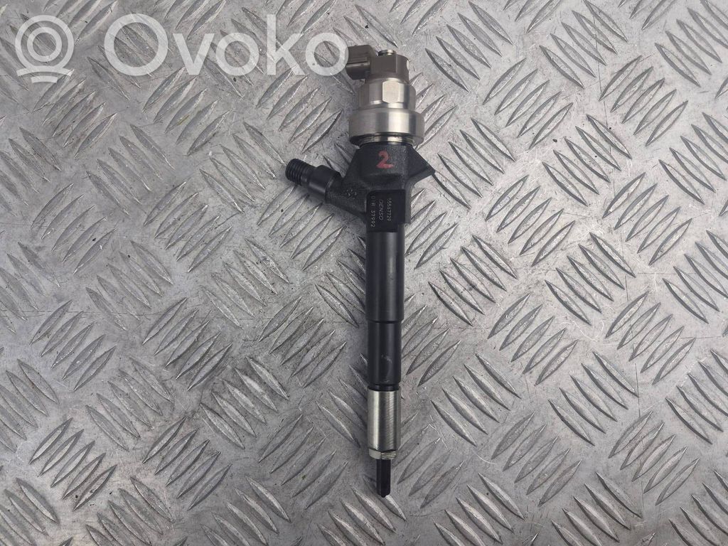 Fuel injector   55567729,01R37992