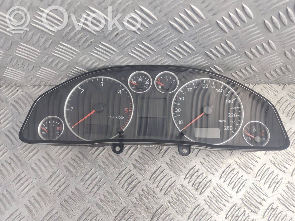 Audi A6 S6 C5 4B Speedometer (instrument cluster) 