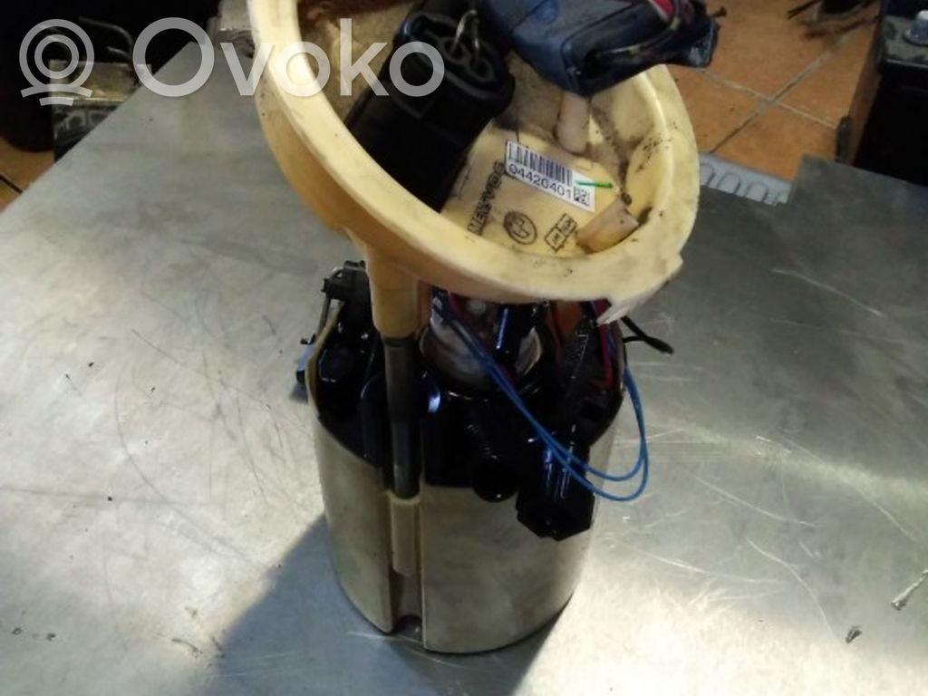BMW 1 E81 E87 Bomba interna de combustible 