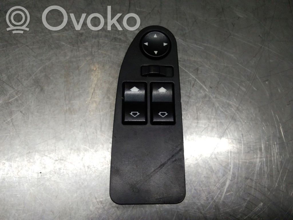 Electric window control switch   8360887