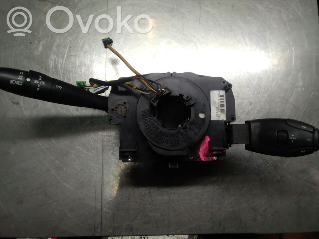 Peugeot 207 Interruptor/palanca de limpiador de luz de giro 