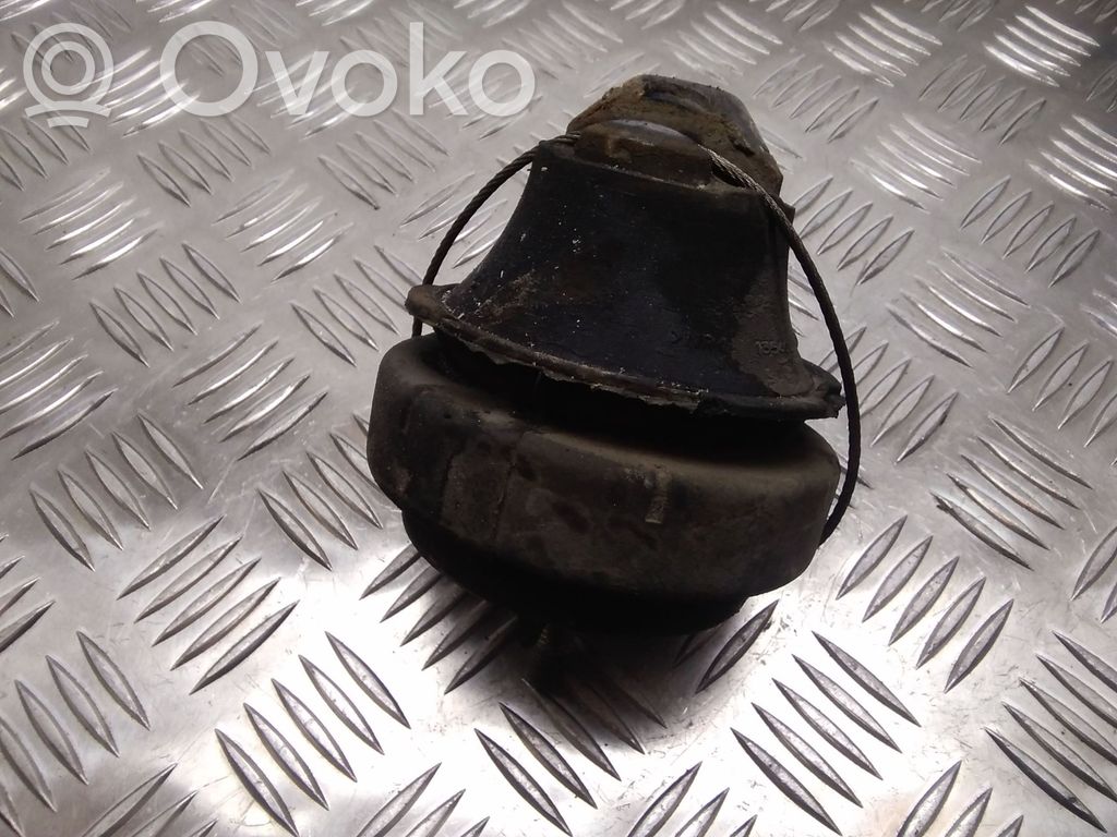 Engine mount bracket   9485551