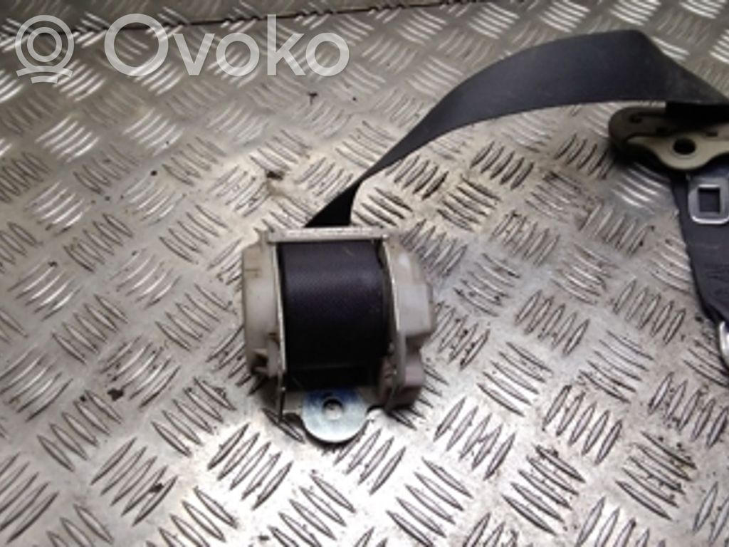 Toyota Yaris Cinturón trasero 