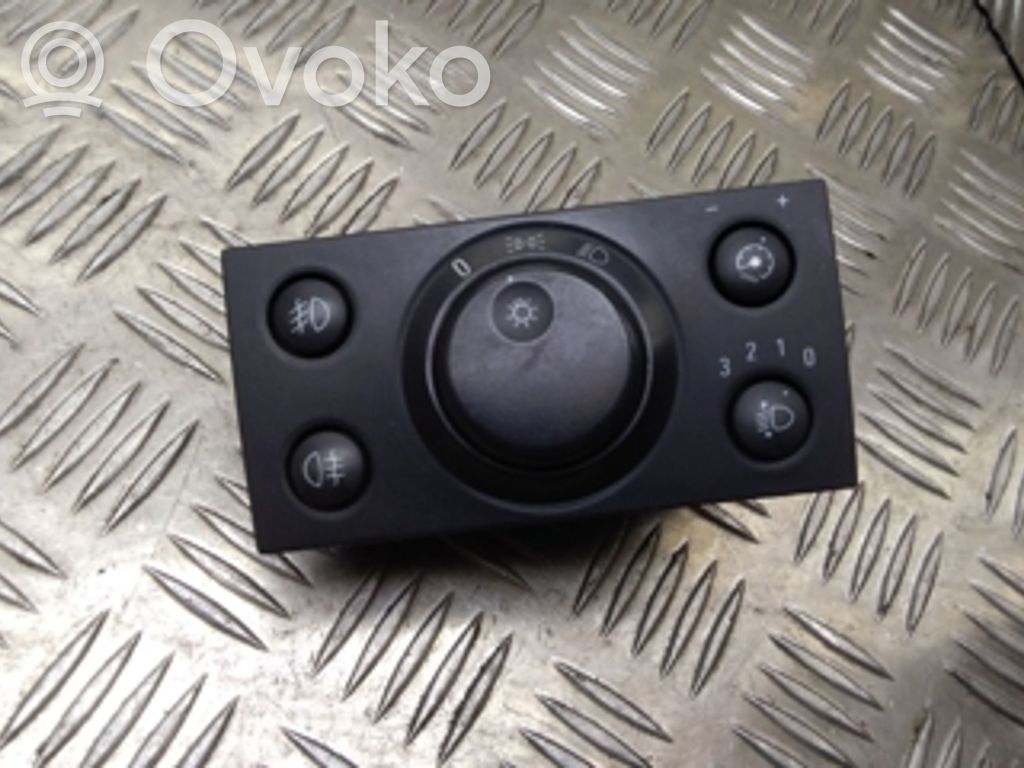 Light switch   04061005C,93394755
