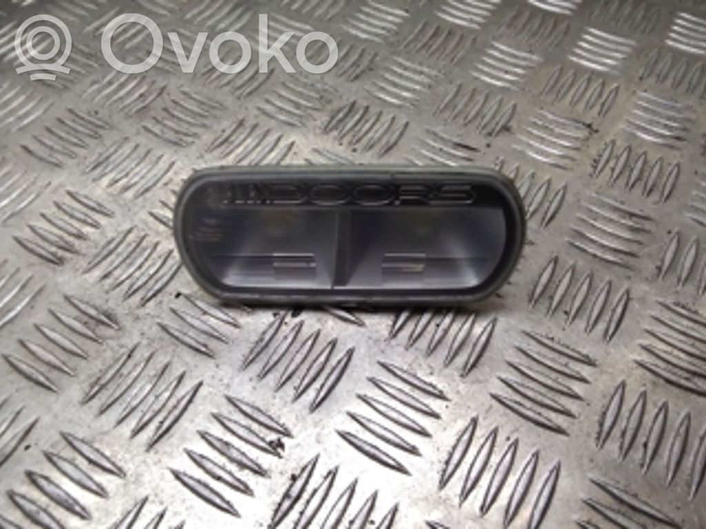 Opel Meriva B Luz interna puerta trasera 