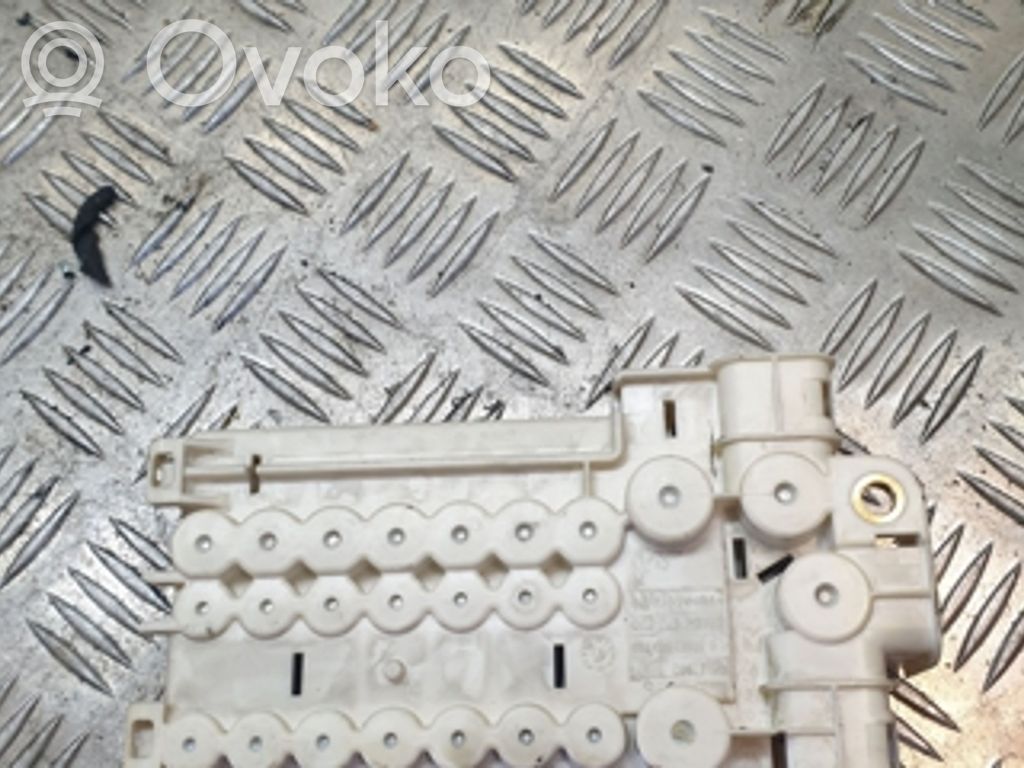 BMW 5 E39 Fuse module 