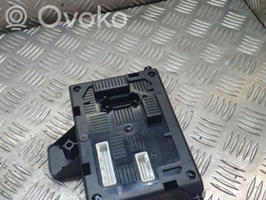 Renault Clio III Comfort/convenience module 