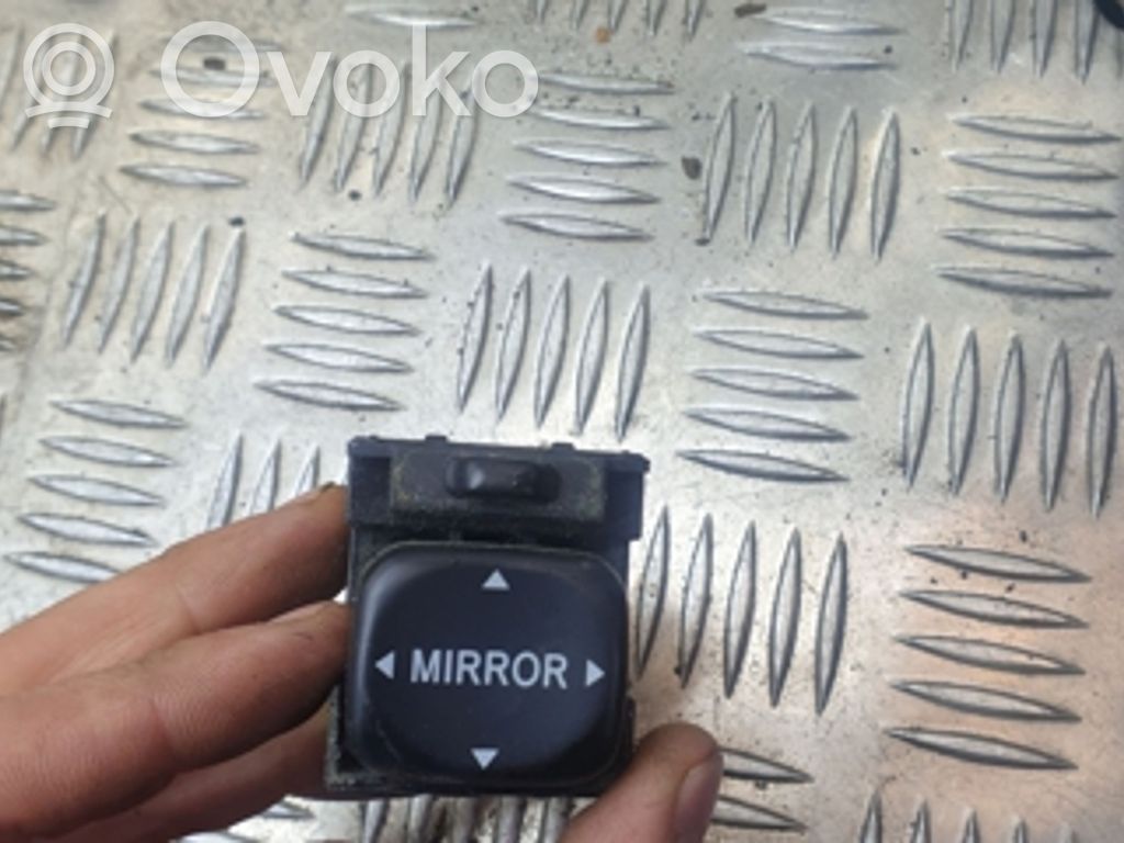Toyota Yaris Verso Wing mirror switch 
