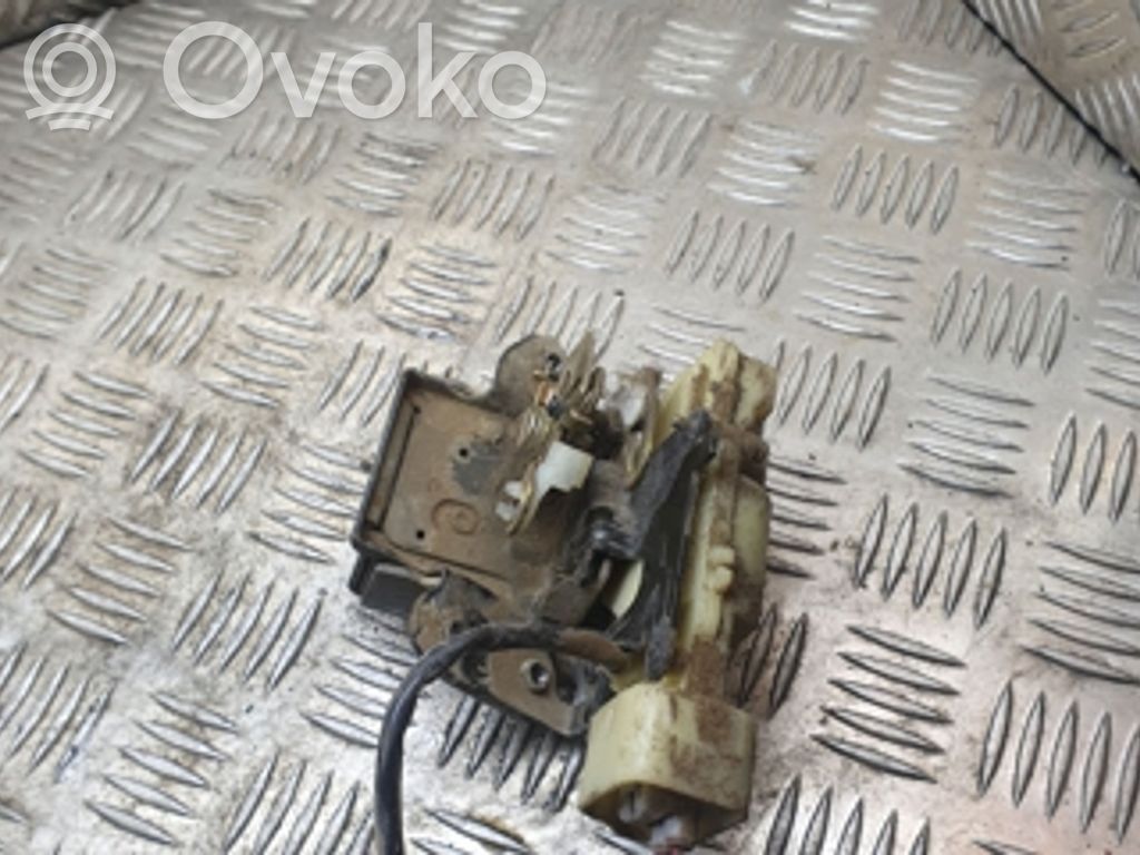 Mazda MPV Aizmugurējā pārsega slēdzene 