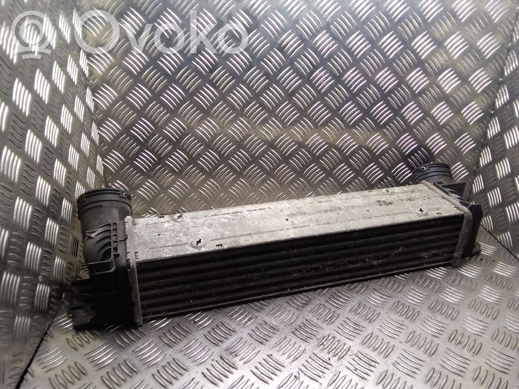 BMW 3 E90 E91 Interkūlerio radiatorius 