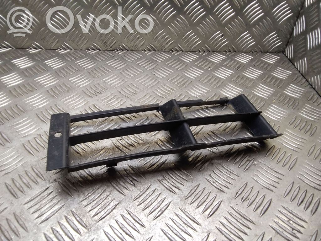 Front bumper lower grill   8176179