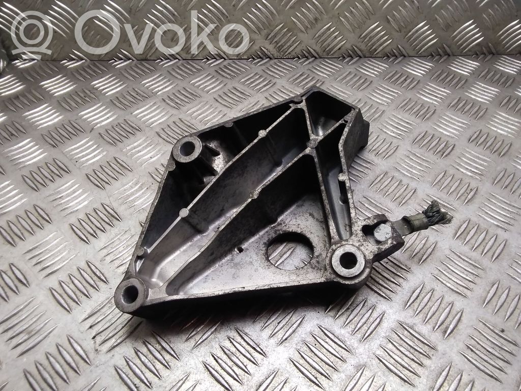 BMW 1 E81 E87 Engine mounting bracket 