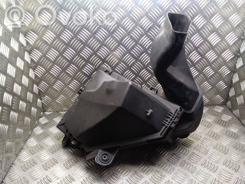 BMW 1 E81 E87 Air filter box 