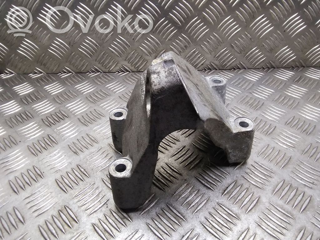 Engine mounting bracket   3D0199308
