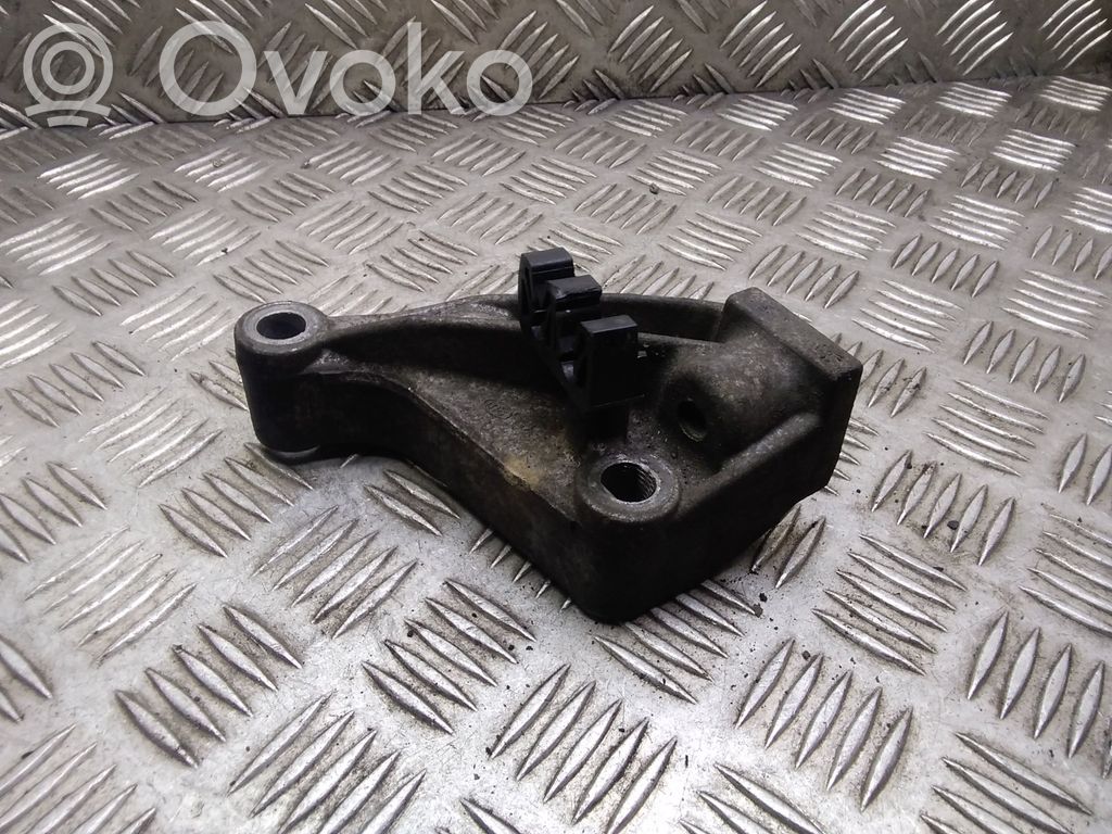 Engine mounting bracket   93853921