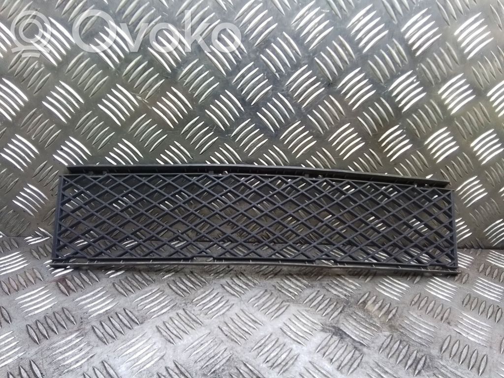 BMW 7 E65 E66 Front bumper lower grill 