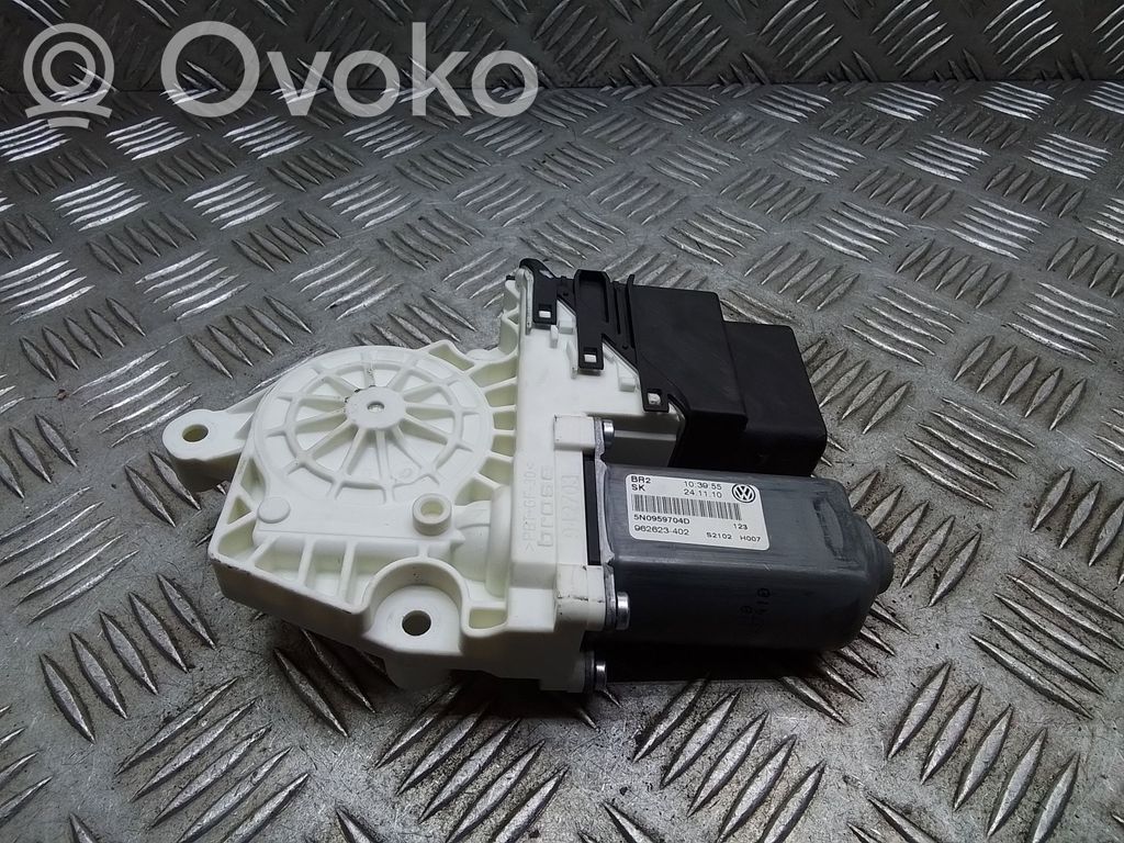 Volkswagen Tiguan Silniczek podnoszenia szyby drzwi tylnych 