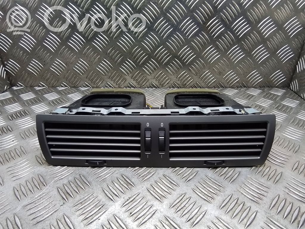 BMW 7 E65 E66 Centrinės oro grotelės 