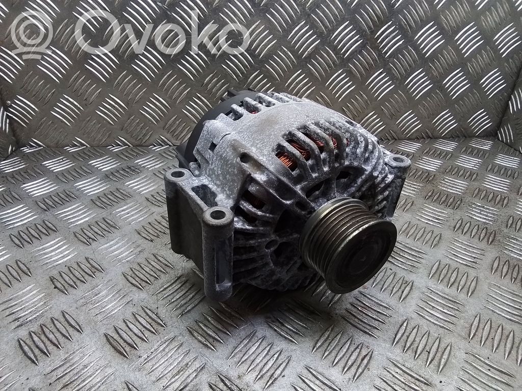 Audi A4 S4 B7 8E 8H Ģenerators 