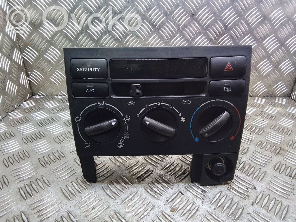 Toyota Corolla Verso E121 Climate control unit 