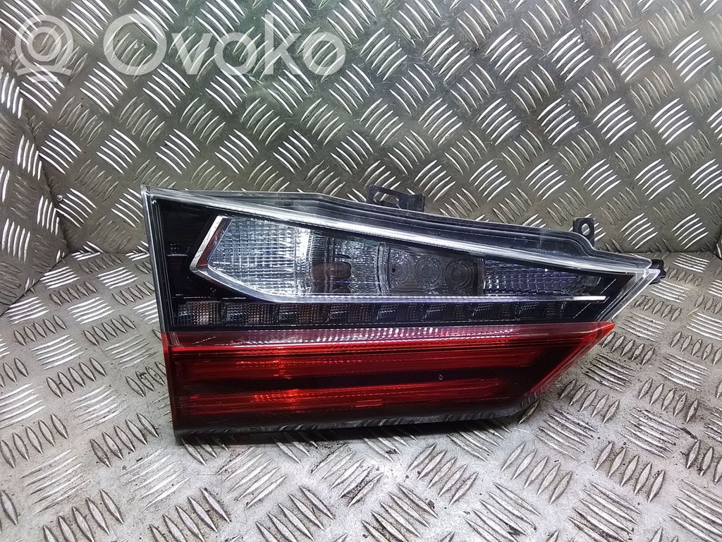 Tailgate rear/tail lights