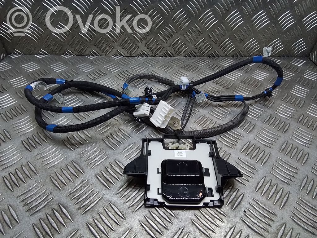 GPS-pystyantenni   8686078010,8686078010B,8614758010,8610148P60,8686258020