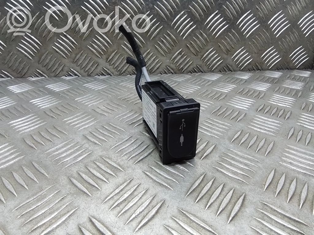 Lexus ES 300h (7th Gen) Connecteur/prise USB 