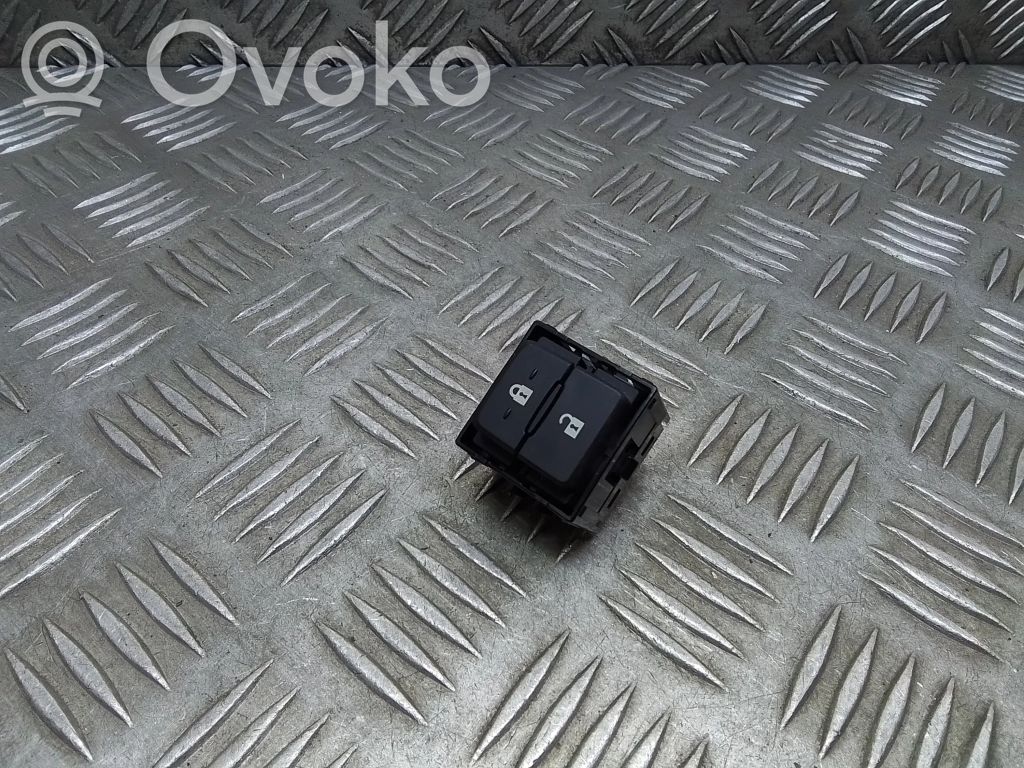 Lexus ES 300h (7th Gen) Central locking switch button 