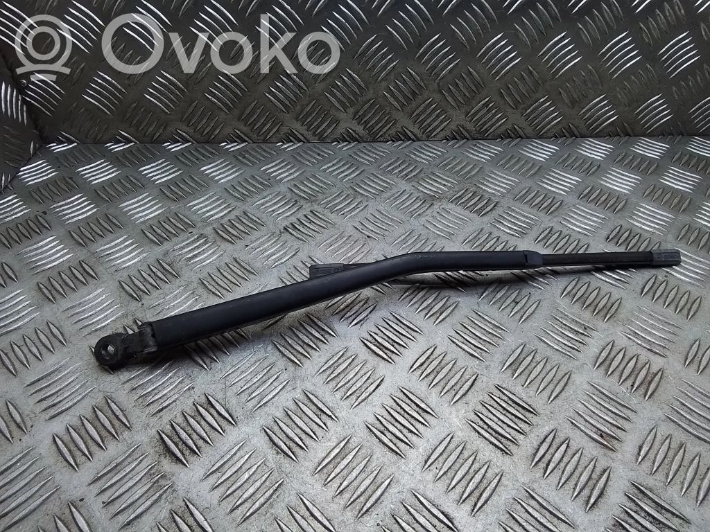 BMW 1 E81 E87 Brazo del limpiaparabrisas trasero 