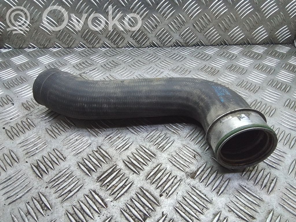 Volkswagen PASSAT B6 Wąż / Rura intercoolera 