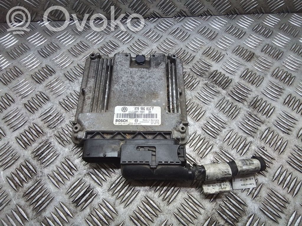 Volkswagen Touareg I Engine control unit/module 