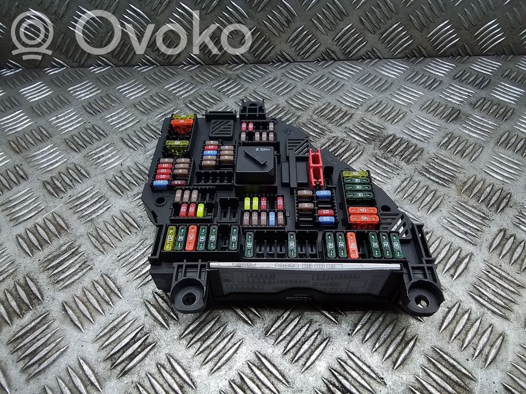 BMW 5 F10 F11 Saugiklių blokas 