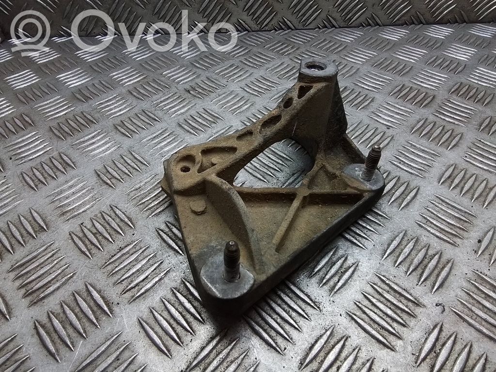 BMW 7 E65 E66 Engine mounting bracket 