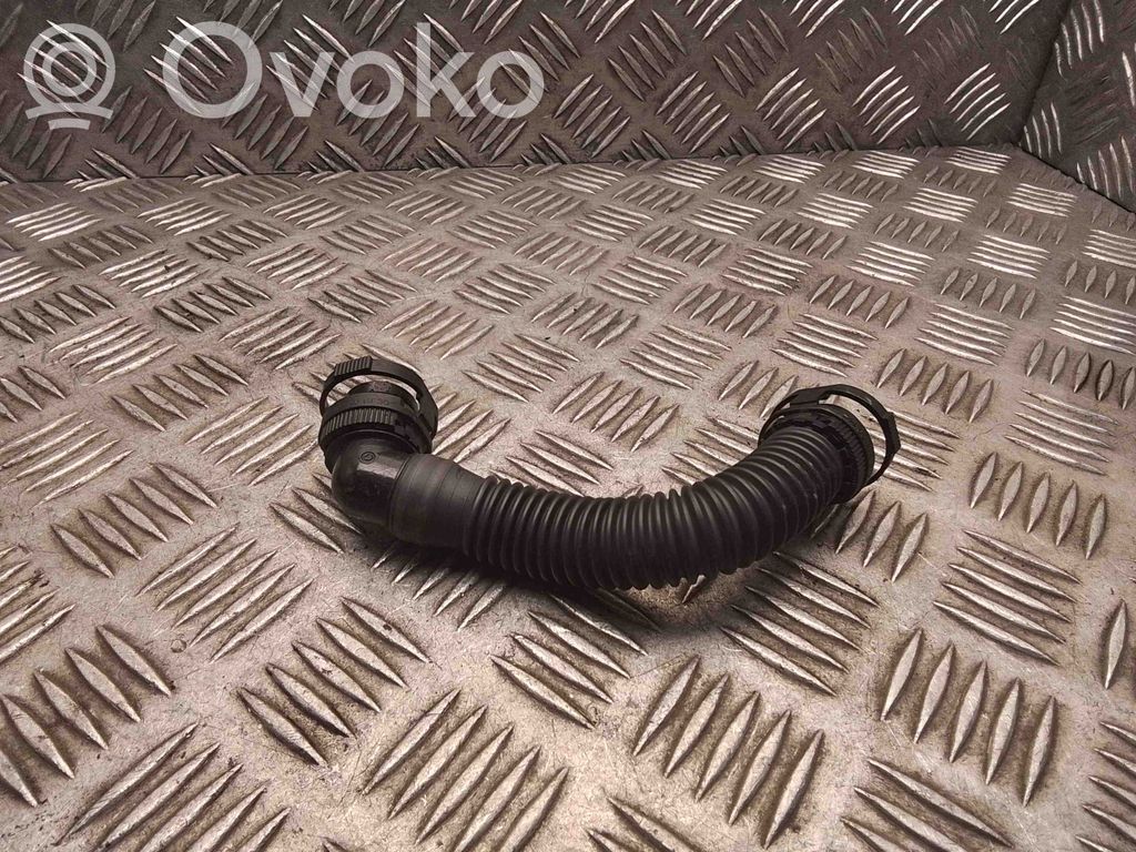Volkswagen PASSAT B8 Przewód / Odma odpowietrzenia 