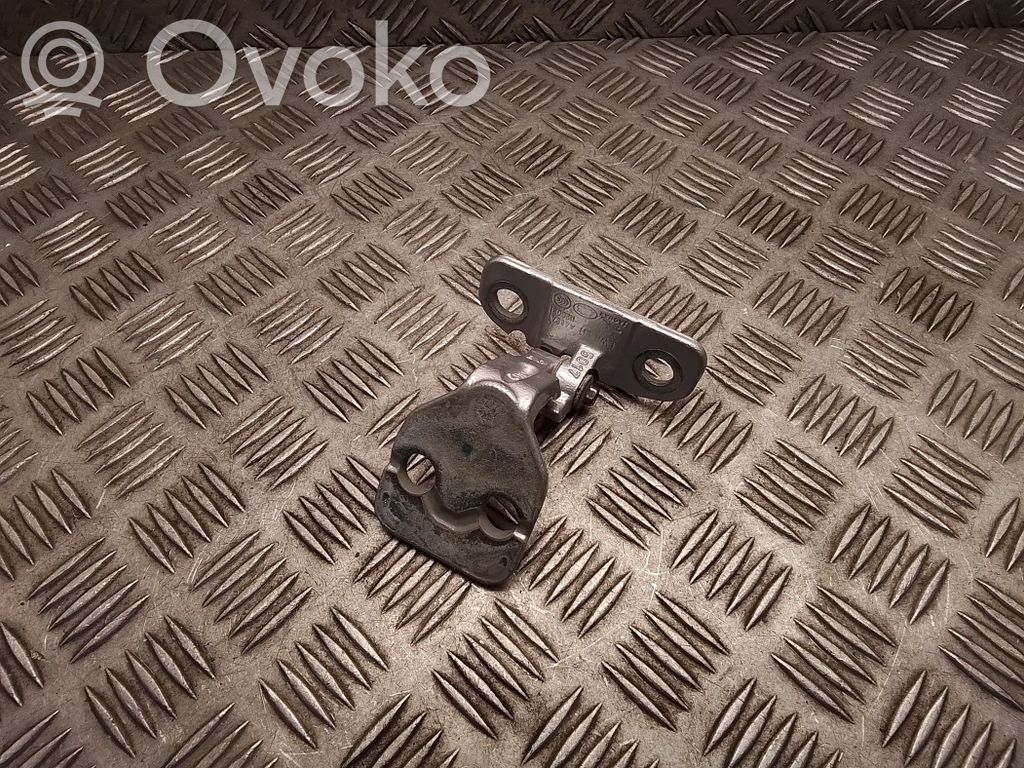 Land Rover Discovery Sport Rear door lower hinge 