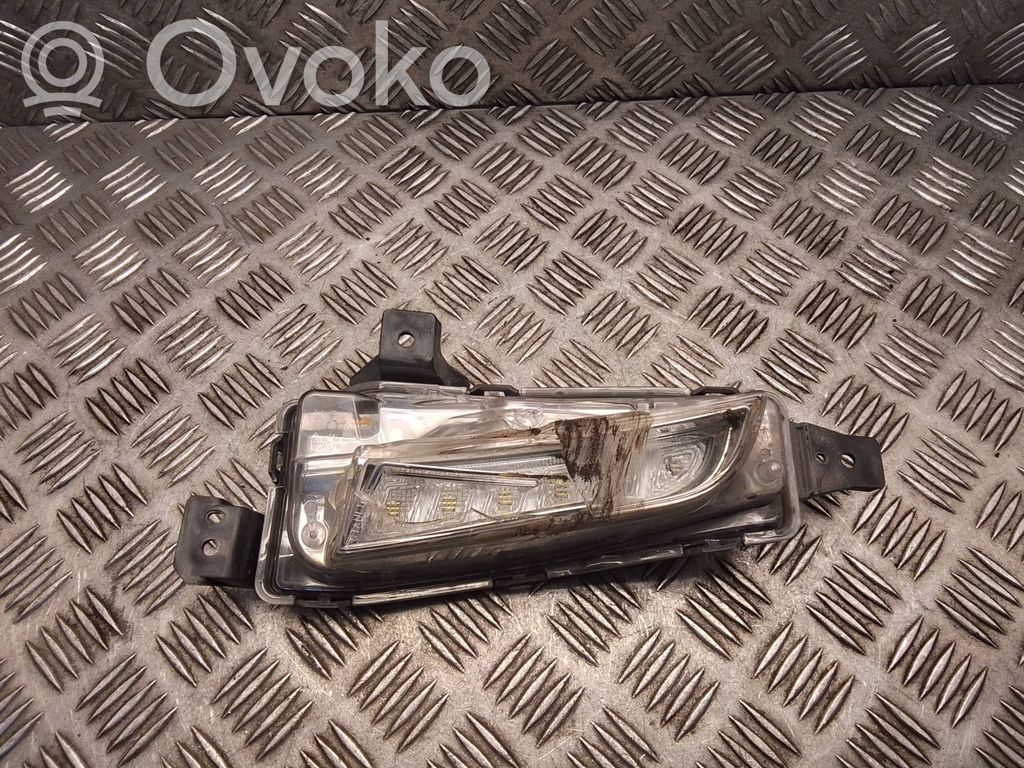 Suzuki Vitara (LY) Miglas lukturis priekšā 