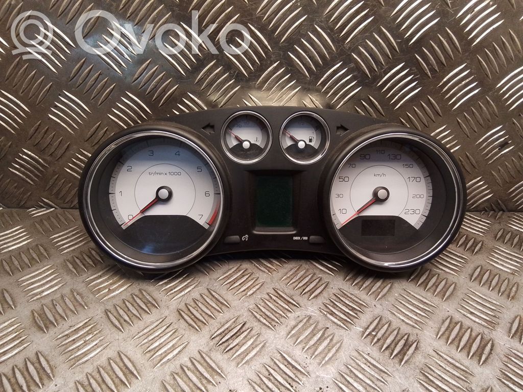 Peugeot 308 Speedometer (instrument cluster) 