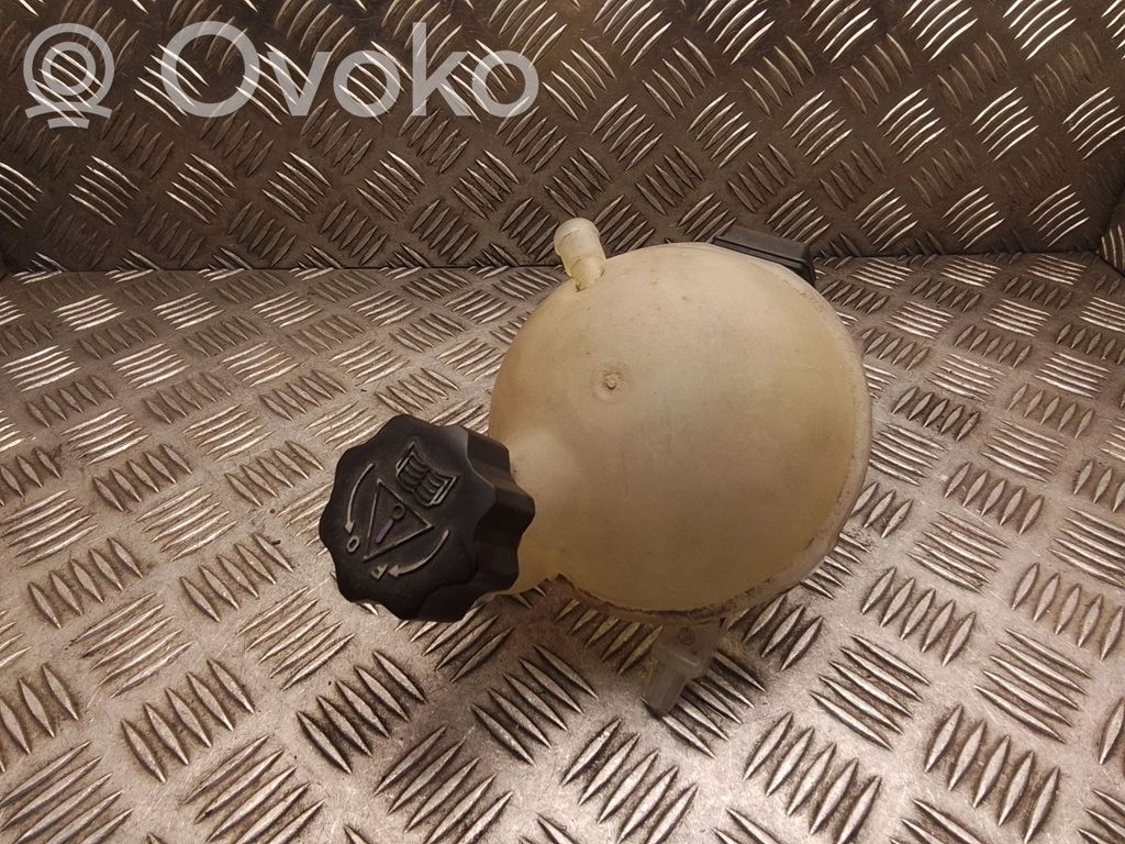 Peugeot 308 Coolant expansion tank/reservoir 