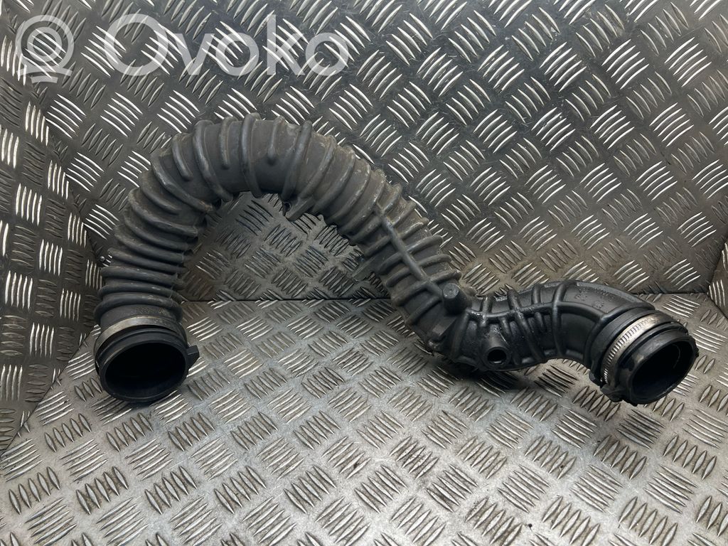 Opel Vivaro Schlauch / Leitung Ladeluftkühler 
