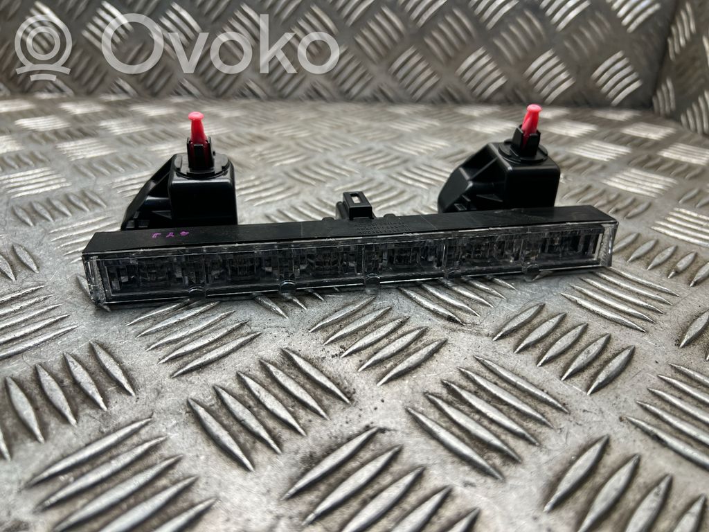 Toyota Auris E180 Third/center stoplight 