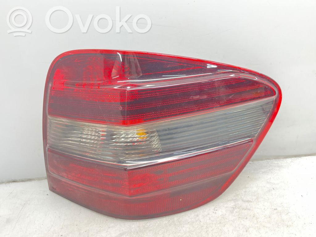 Mercedes-Benz ML W164 Lampă spate în caroserie 