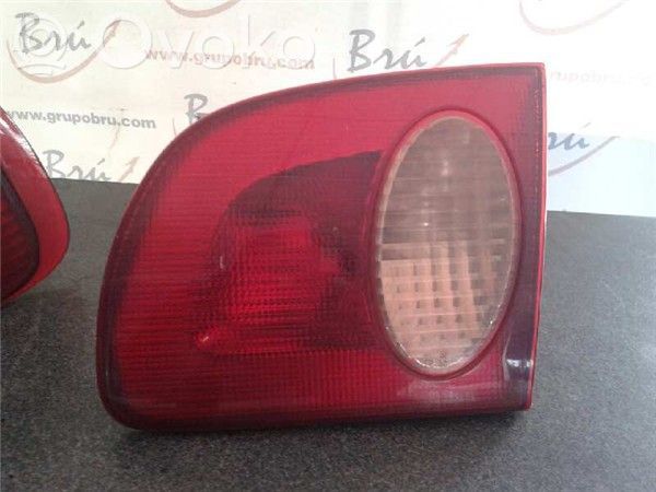 Toyota Corolla E110 Lámpara de faros/luces traseros 