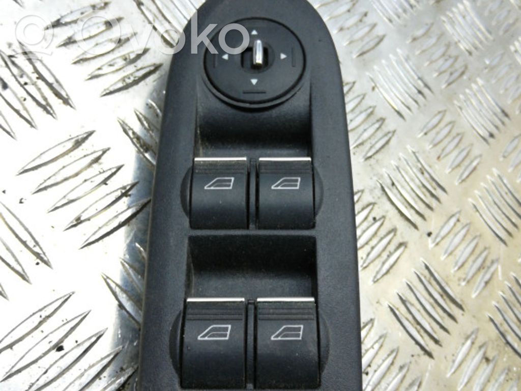 Ford Kuga I Electric window control switch 