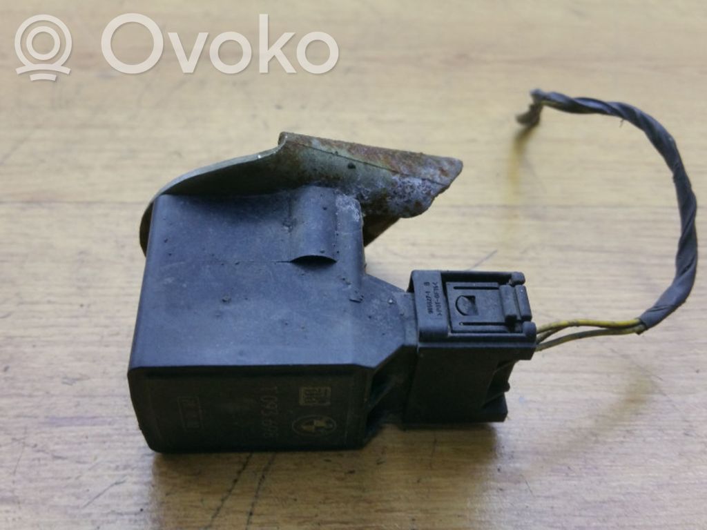 Headlight/headlamp level sensor   1093698