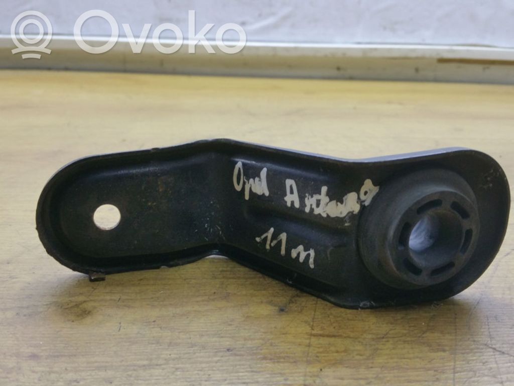 Opel Antara Uchwyt / Mocowanie chłodnicy 